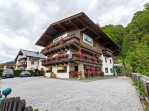 Spacious Apartment in Saalbach Hinterglemm near Ski Area